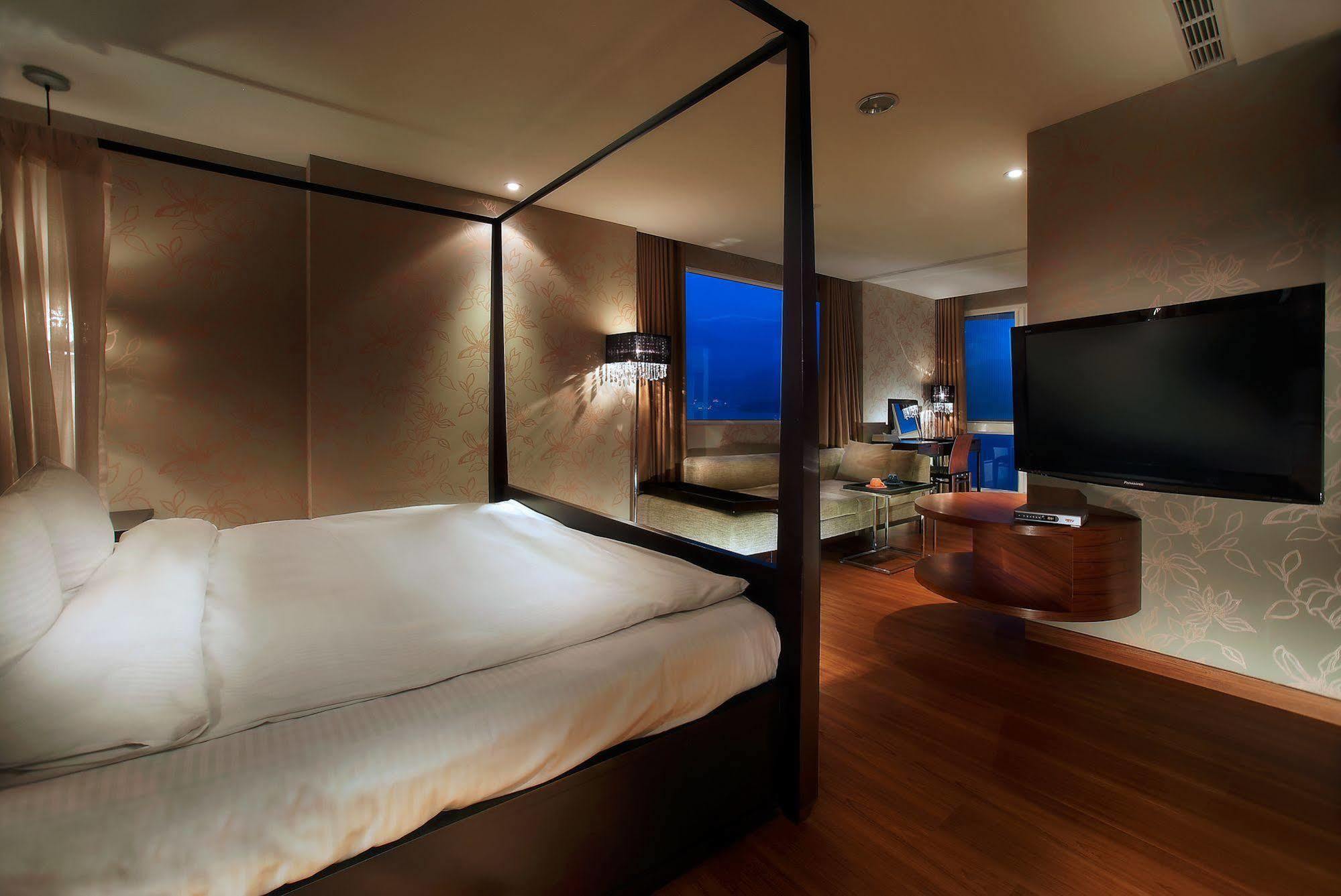 Spa Home Sun Moon Lake Luxury Lakeside Hotel Yuchi Dış mekan fotoğraf